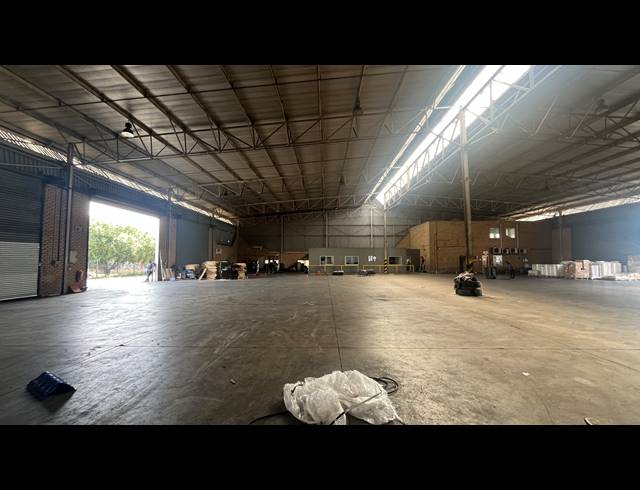 1,850M² WAREHOUSE FOR SALE IN SPARTAN